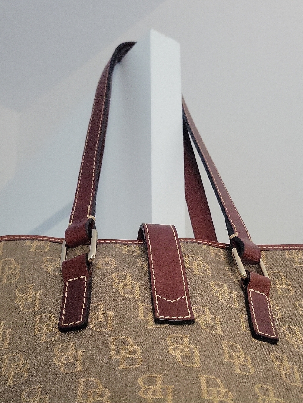 Vintage 1975 Dooney & Bourke Brown Monogram Bucket Bag with Cognac Brown Trim - Picture 10 of 16
